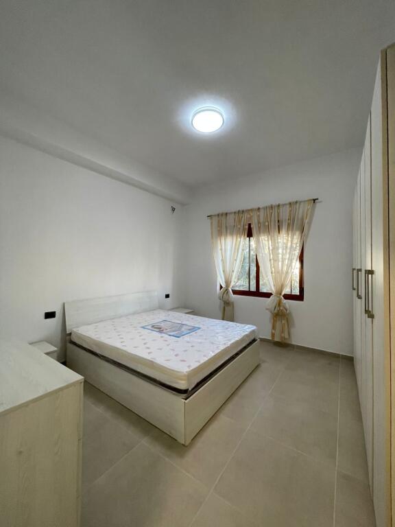 KATI PARE I NJE VILE 3 KATESHE ME QERA 2+1 FABRIKA MAKARONAVE