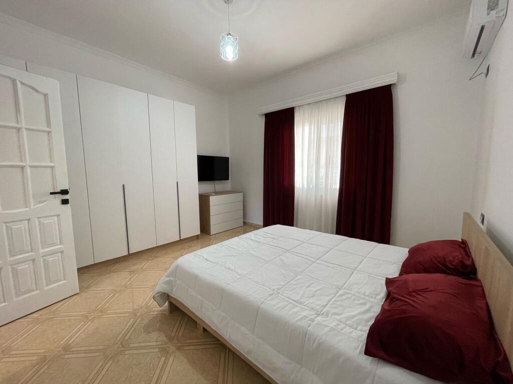 Jepet me Qera Apartament 1+1, Shtepi Private, Bishti Kalldrermit, Vlore 25000 LEK/Muaj