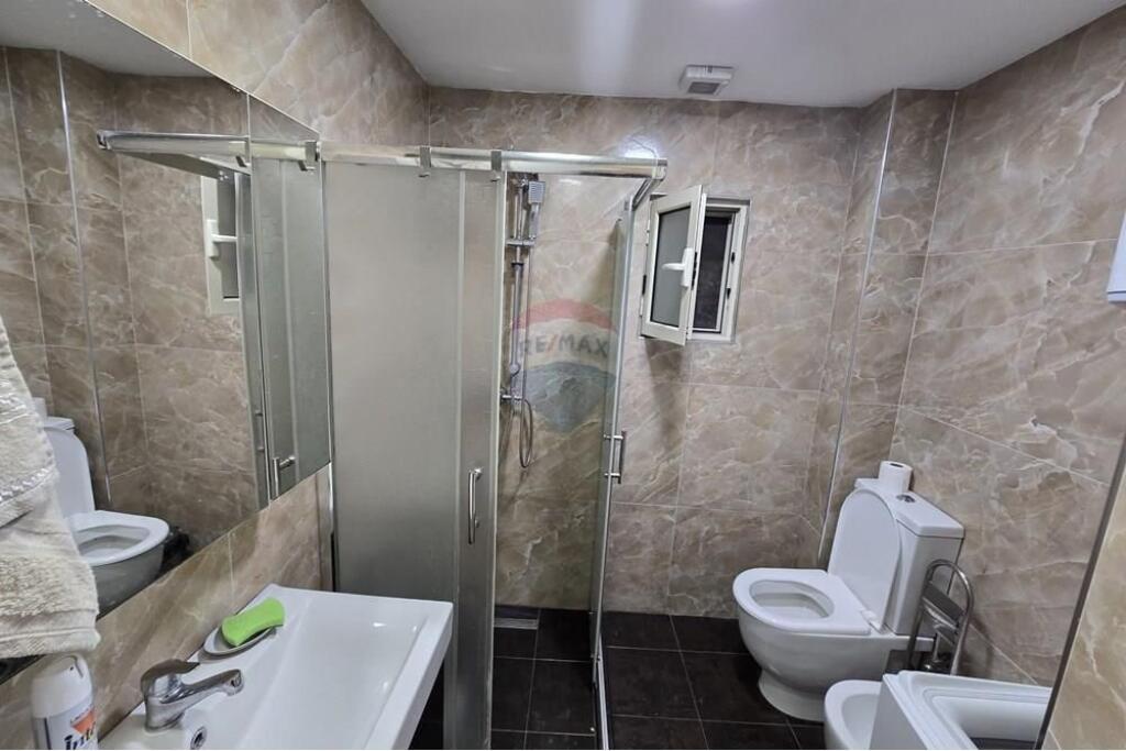 Apartament - Për Qira -Prane- Ambasada Amerikane, Tiranë