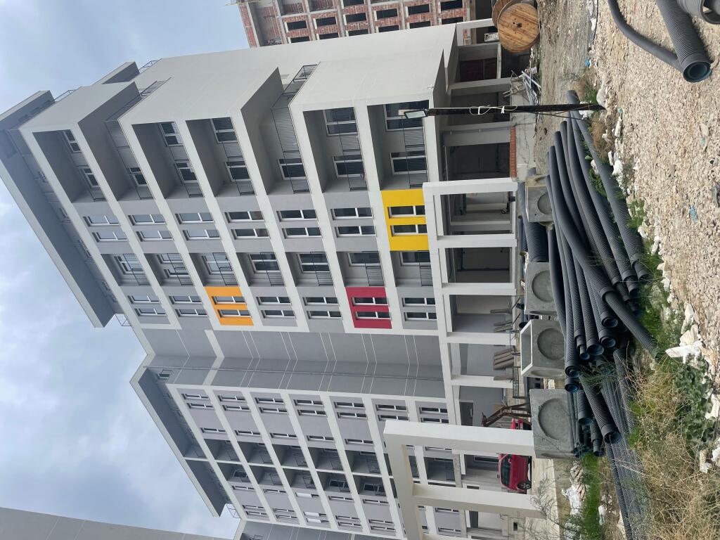 Business Unit for Sale, Univers City