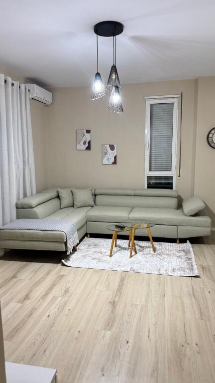 JEPET APARTAMENT ME QIRA 2+1 PRANE AMERIKAN 3