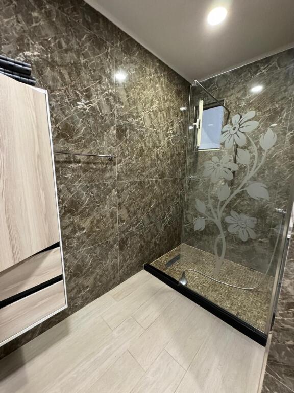 Jepet apartament me qera 3+1+2 vollga