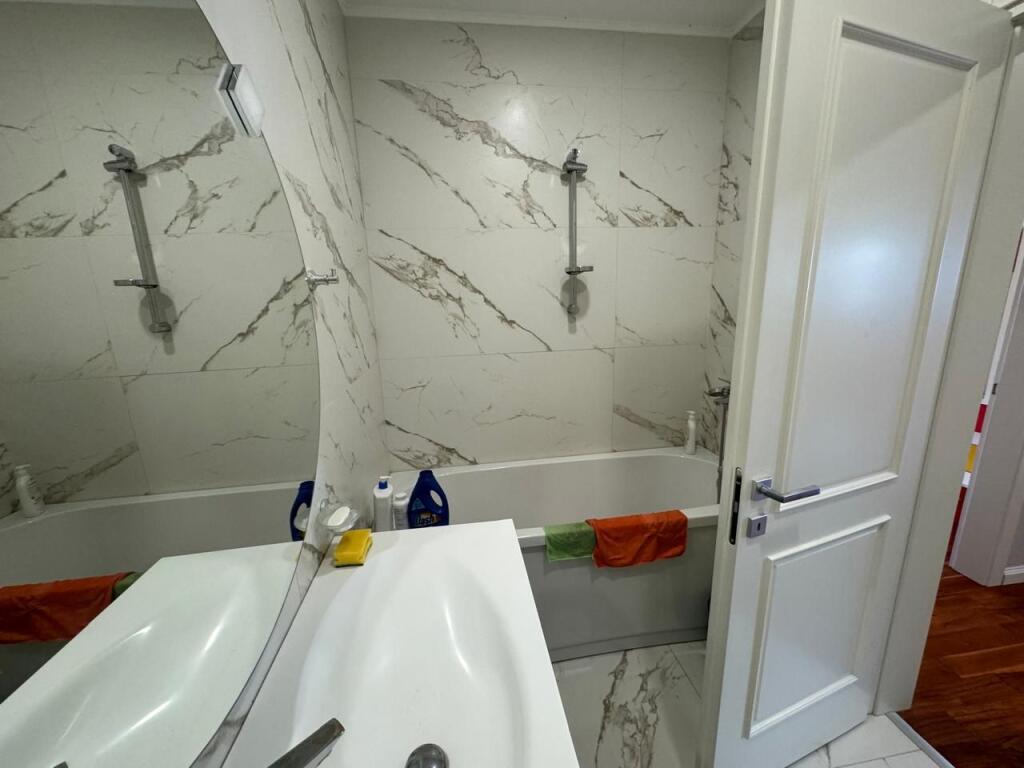 Jepet apartament me qera 3+1+2 vollga