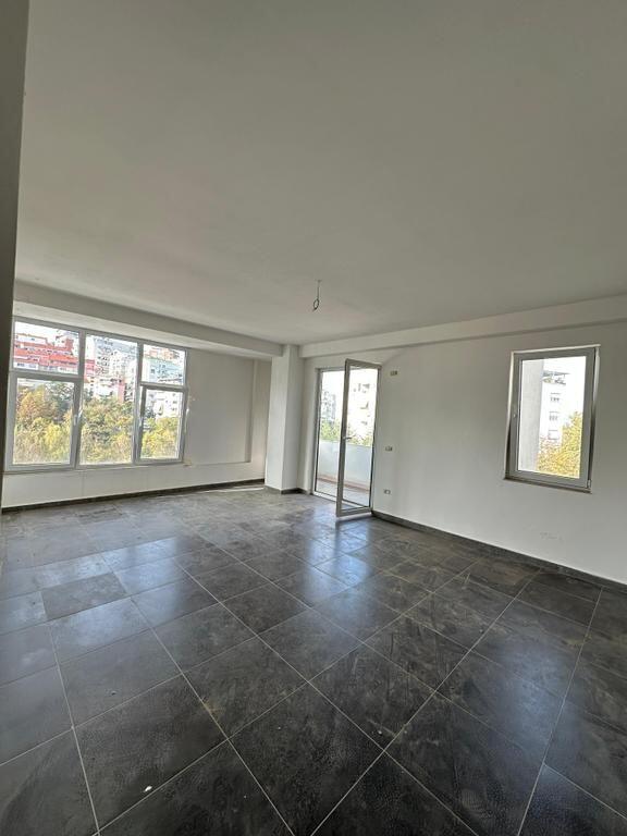 Apartament 2+1+2, Liqeni i Thatë, Tiranë.