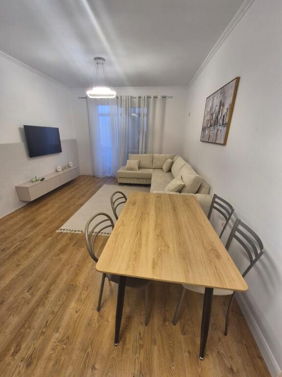 Qira Apartament 1+1 prane Bar Artisti , Astir
