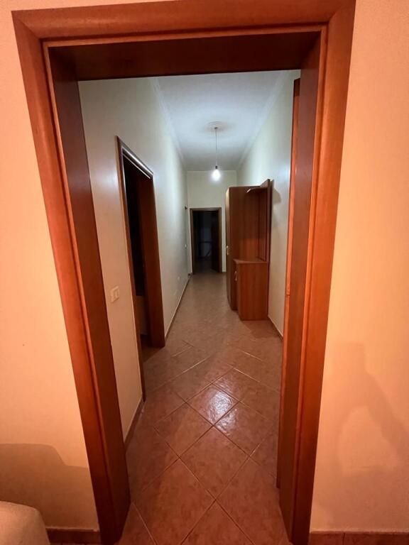 Appartamento in Affitto 2+1+2WC, Lungomare con Vista Mare, Prima Linea. VLORE