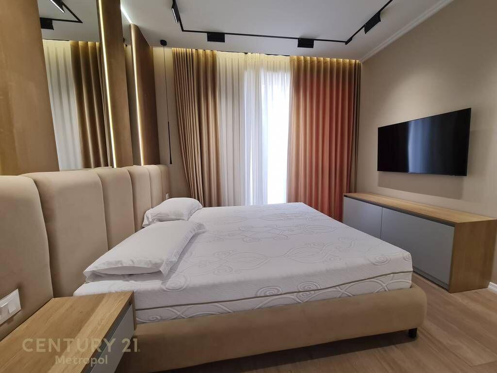 Premium apartment for rent 3+1+2, with 3 parking spaces-Dry Lake! 2,000 € /Month