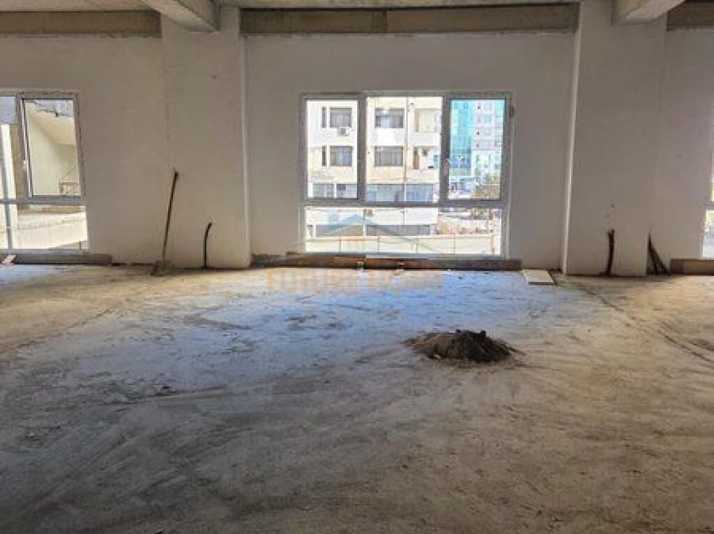 For sale, Service unit, Blackbird, Tirana.