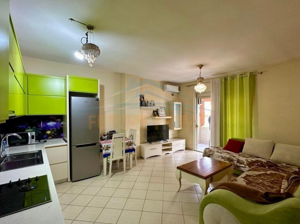 In vendita, Appartamento 2+1, Nuovo Anello, Vicino al bar "Xhamero" Tirana