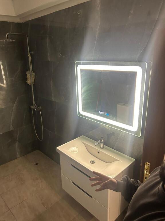 Apartament me qera 2+1