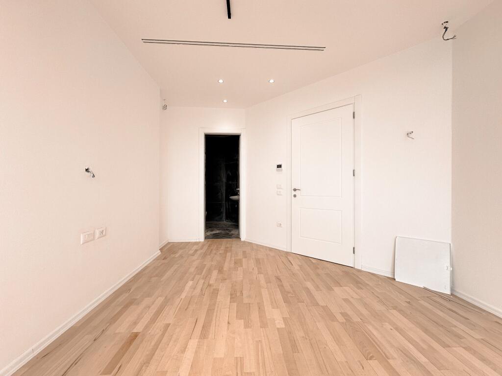 Shitet Apartament 2 +1+2tualete. 