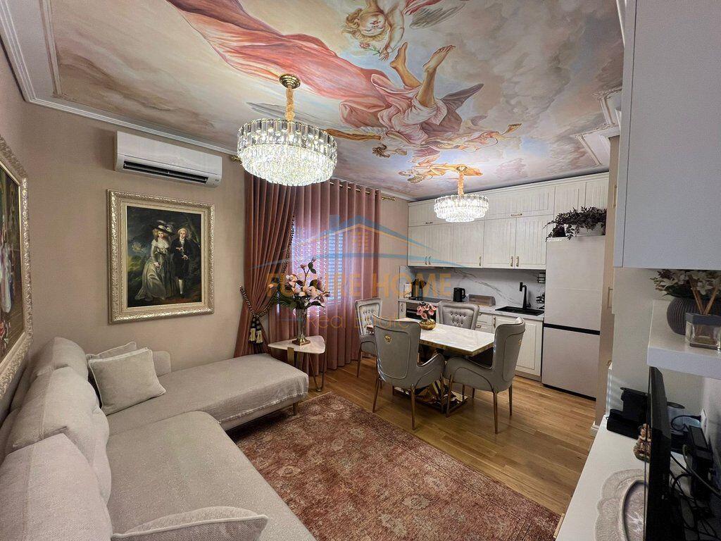 Apartament me qera 2+1, Myslym Shyri