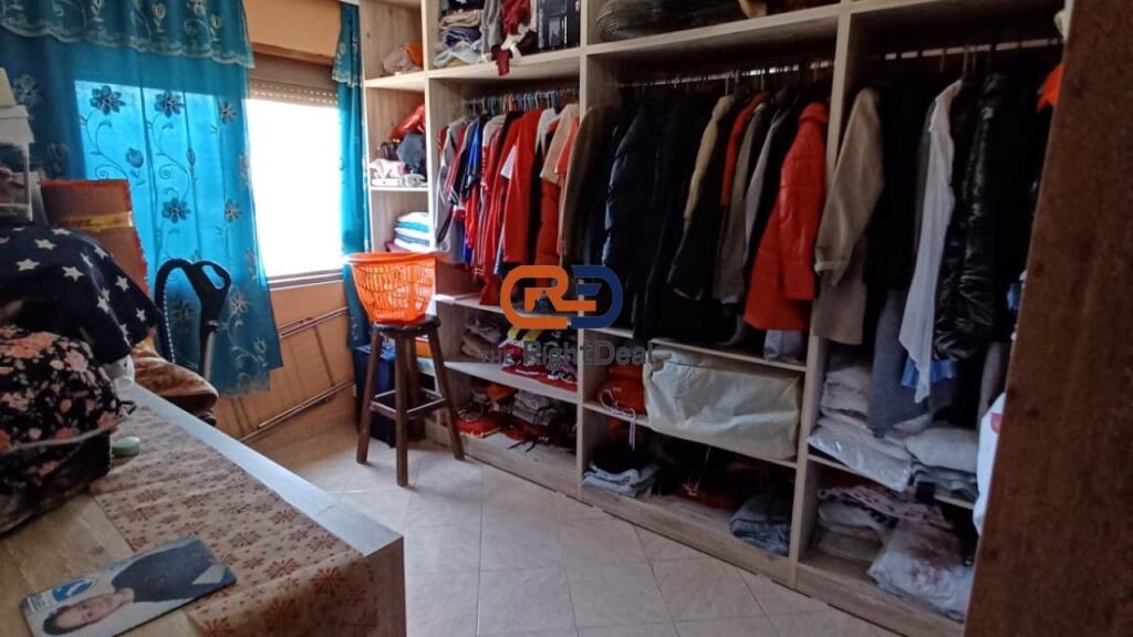 Presso l'Ospedale Universitario di Traumatologia, Appartamento 3+1+2 in Vendita, Con Pianta Regolare!!!