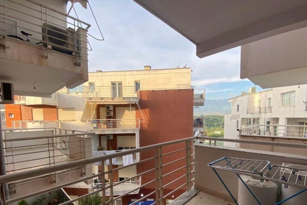 Liqeni i Thate - Shitet Apartament