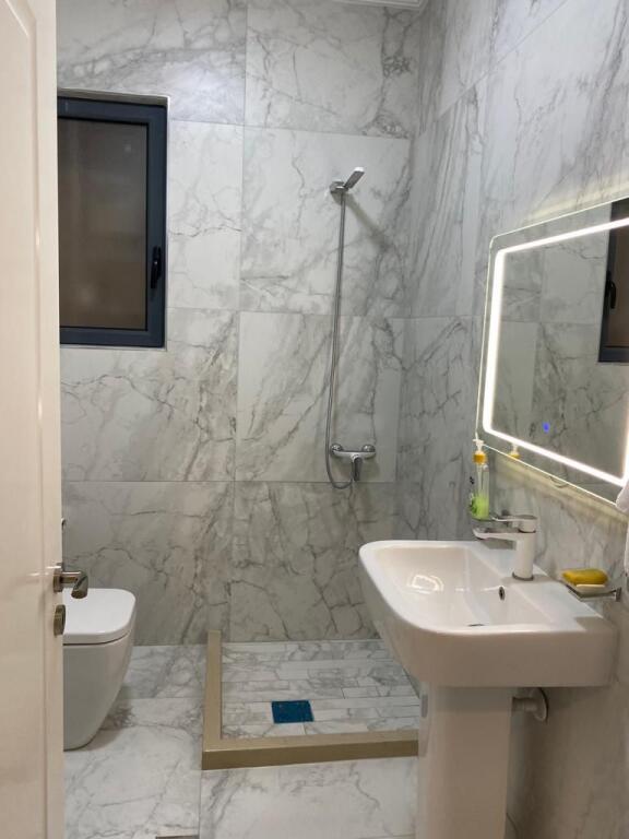 AFFITTASI APPARTAMENTO 2+1, LUNGOMARE CON VISTA MARE