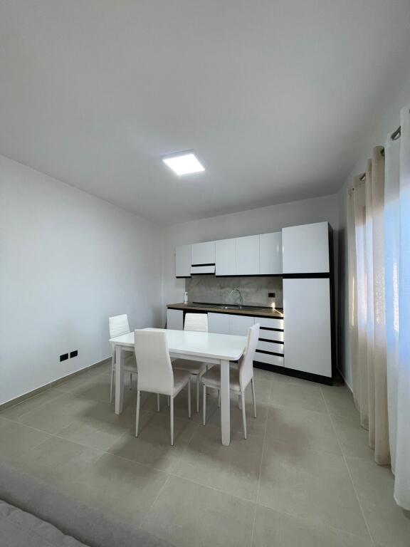 KATI PARE I NJE VILE 3 KATESHE ME QERA 2+1 FABRIKA MAKARONAVE