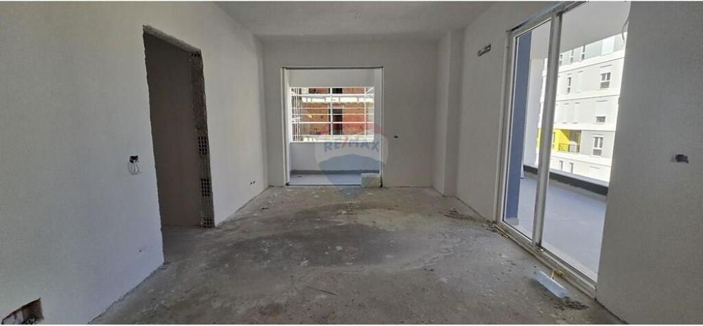 Appartamento in vendita (2+1) più garage, Univers City !