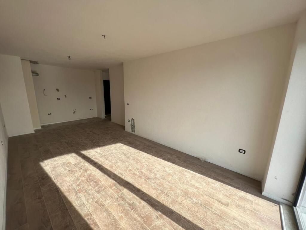 📣 VENDESI Appartamento 2+1 con 2 bagni, guardaroba e balcone 📍 Garden Residence Turdiu, ex Campo di Aviazione ✨  