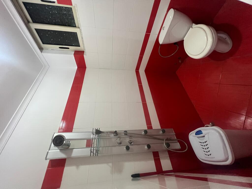 Apartament 3+1 Me Qera, Astir, Prane Rrethit