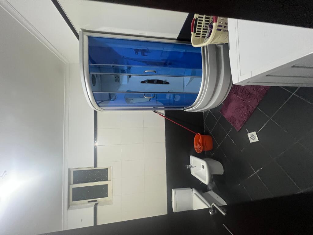 Apartament 3+1 Me Qera, Astir, Prane Rrethit