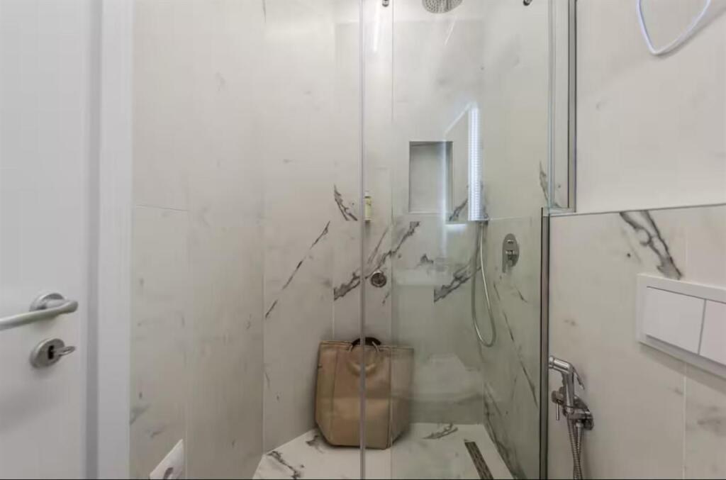 Apartament 2+1+post parkimi me qera 5 minuta nga Qendra