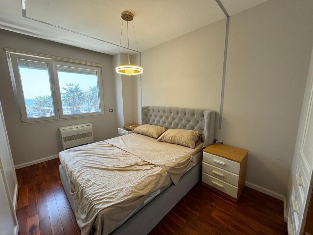 Jepet apartament me qera 3+1+2 vollga