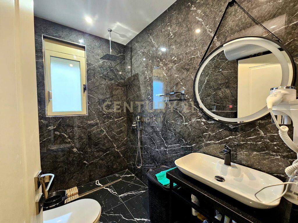 VENDESI APPARTAMENTO 2+1+ GARAGE, A VLORE LUNGOMARE