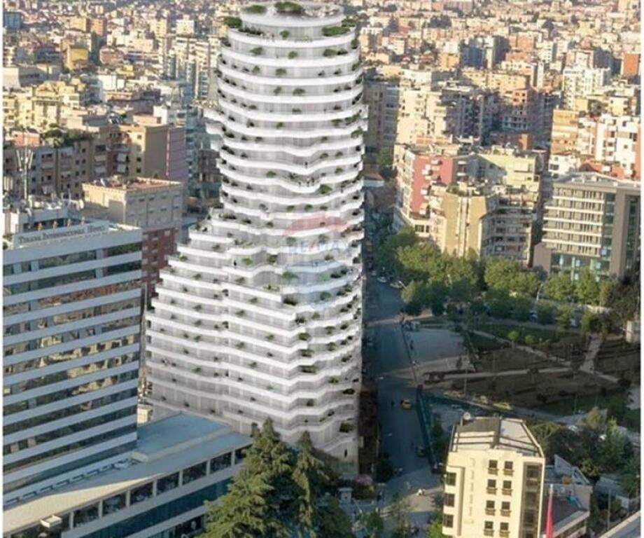 Apartment 2+1+ parking near Skenderbej Square!