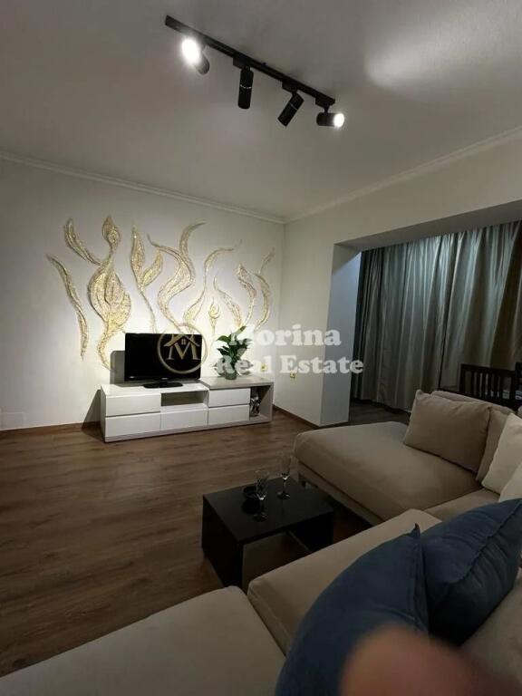 Qera, Apartament 2+1, Ish Stacioni Trenit 550 euro/muaj