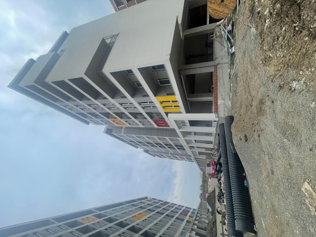 Business Unit for Sale, Univers City