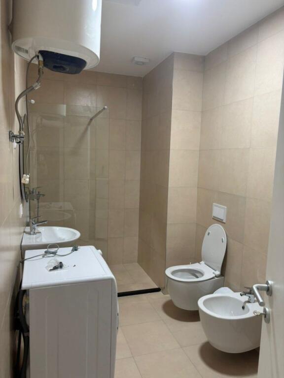 Apartament Me Qera 1+1+ Post Parkim Tek Liqeni i Thate (ID B2101340)  tirane