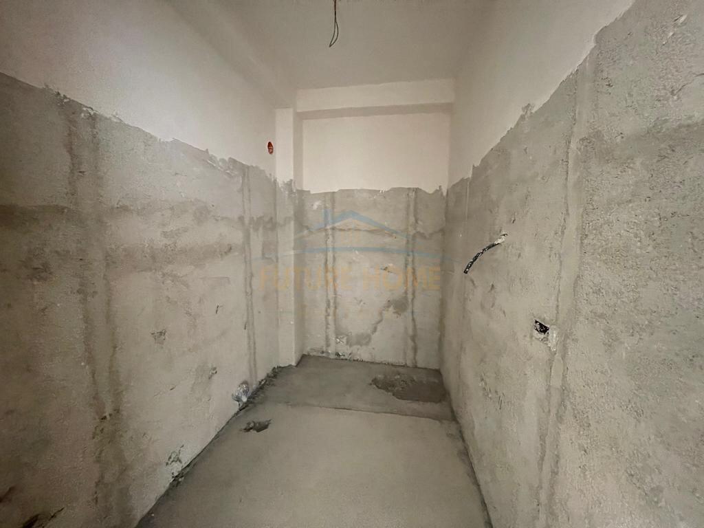 In vendita, Appartamento 1+1, Ospedale Americano 2, Via Dibrës, Tirana.