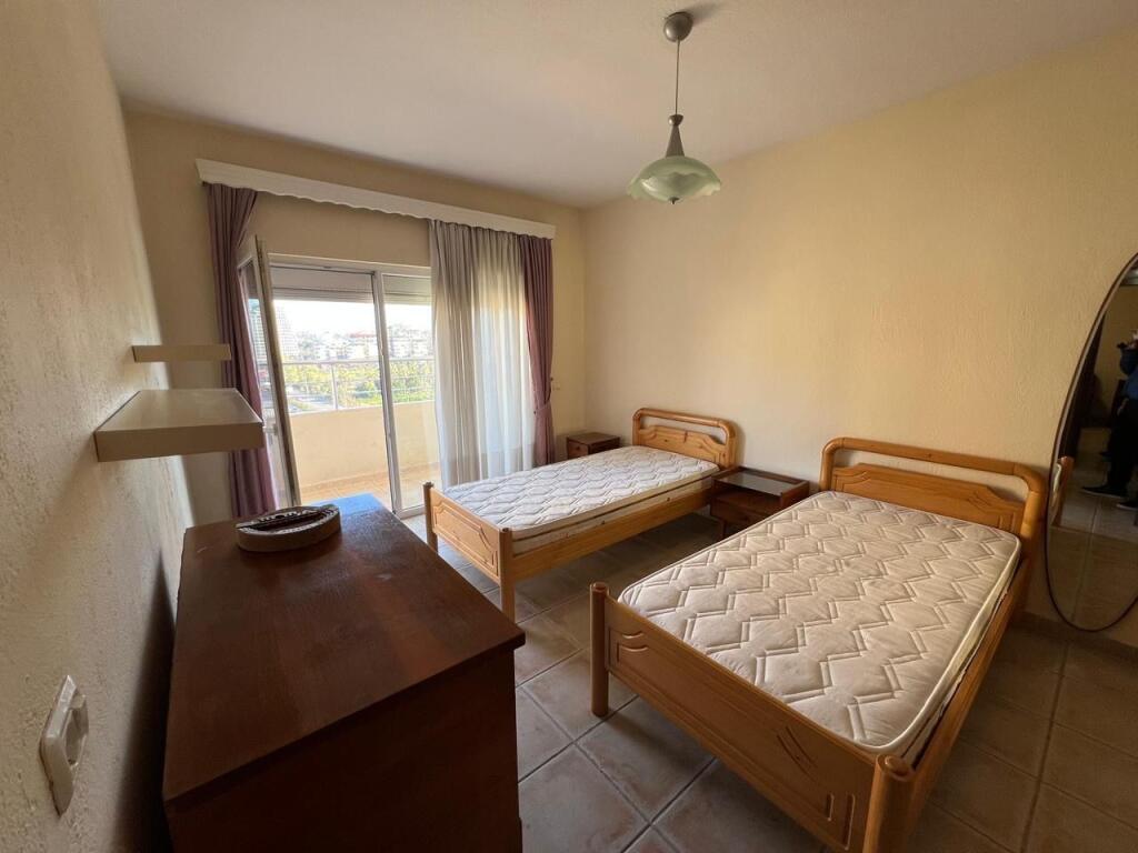 Apartament me qera 1+1