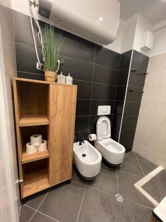 JEPET APARTAMENT ME QERA 1+1 KOMUNA E PARISIT 800 EURO