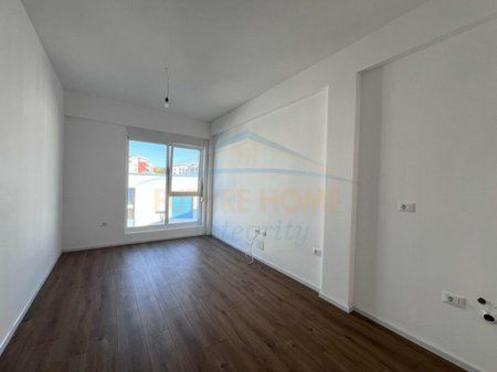 In vendita, Appartamento 1+1, Residenza Oxa, Tirana.