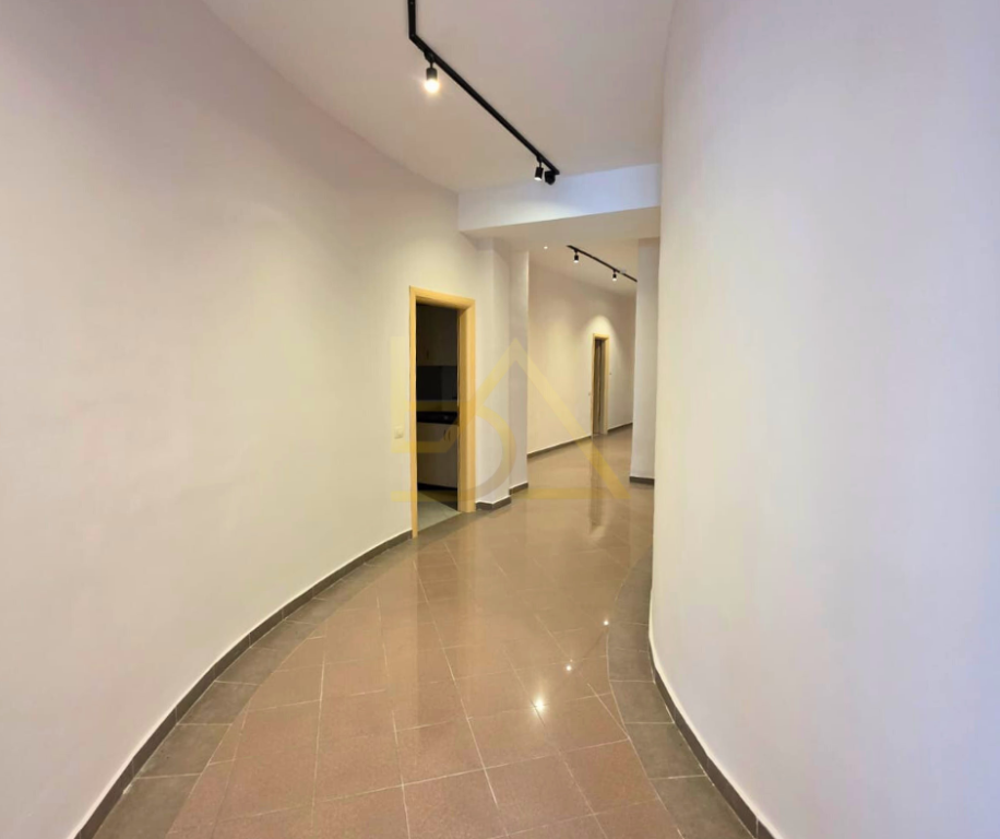 Jepet me Qira – Hotel në Plazh 13, Durrës