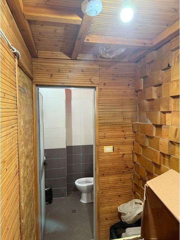 DYQAN/NJESI MULTIFUNKSIONAL PER SHITJE 127,000 €