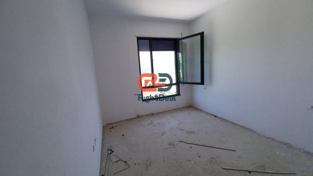 Tek 5 Maji, Shitet Apartament 2+1+2 Ne Ndertim Te Ri, Me Planimetri Te Rregullt!!!