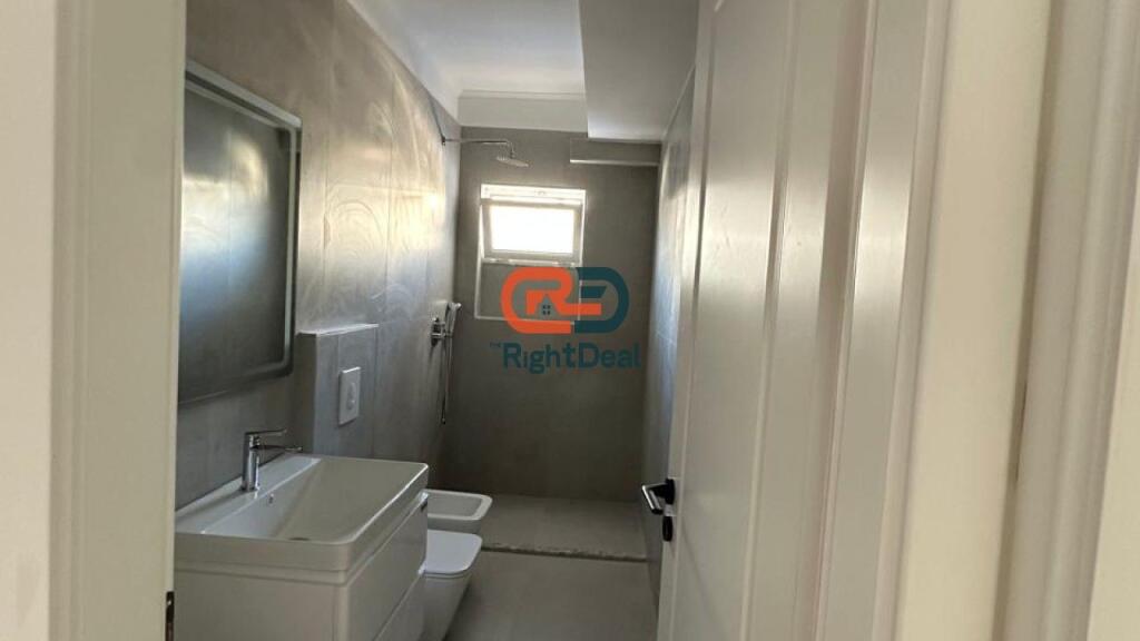 Vicino alla Strada Congresso di Manastir, Vendesi Super Appartamento 1+1 con Posizione Perfetta !!!