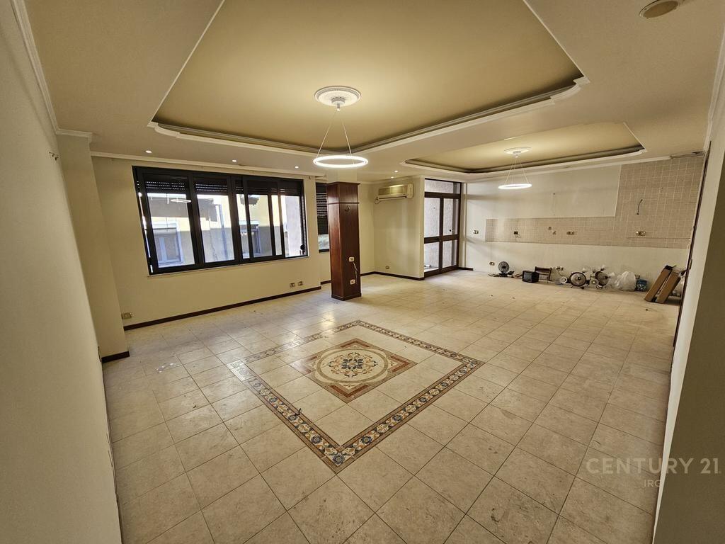 Appartamento 2+1+2 in vendita a Blloku