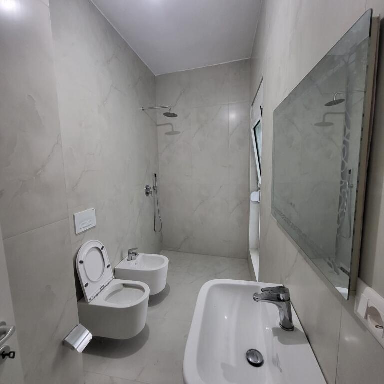 🏢 Apartament 2+1 me Qira – Kompleksi Kadiu, Ali Demi