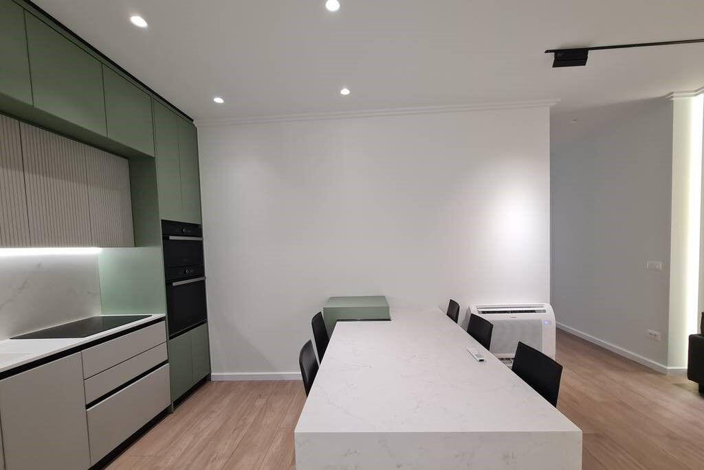 Apartament Premium 3+1+2 me 3 Poste Parkimi – Qira në zonën e Liqenit të Thatë!