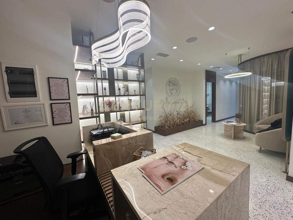 KOMPLEKSI KIKA 2, ZYRE PER QIRA 1,800 € /Muaj