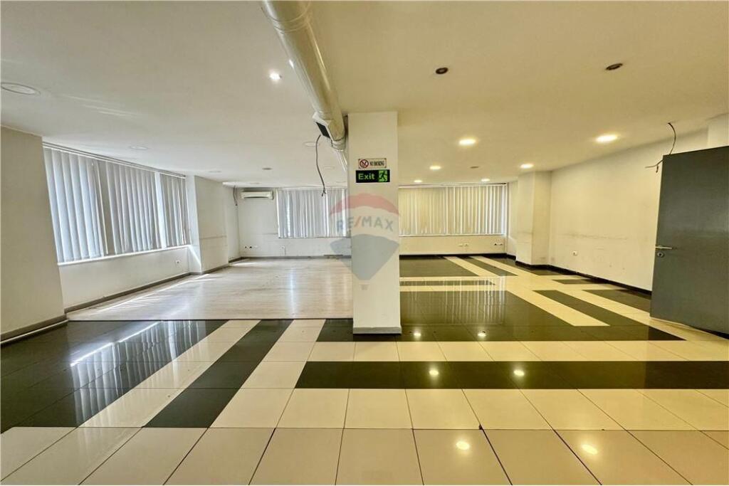 Office for rent Zogu i Zi!