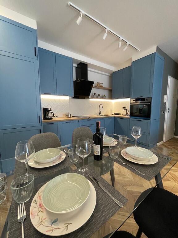 JEPET APARTAMENT ME QERA 1+1 KOMUNA E PARISIT 800 EURO