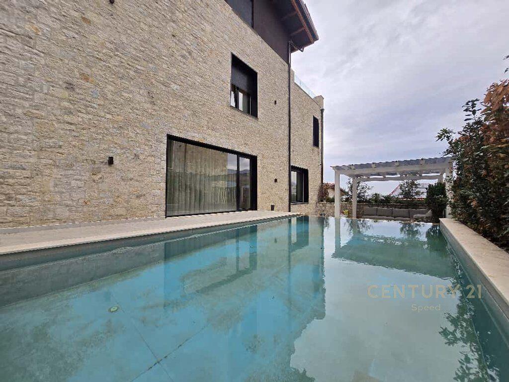 Villa individuale con piscina in vendita presso Secret Garden Residence