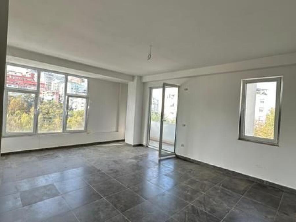 In vendita, Appartamento 2+1, Lago Secco, Tirana.