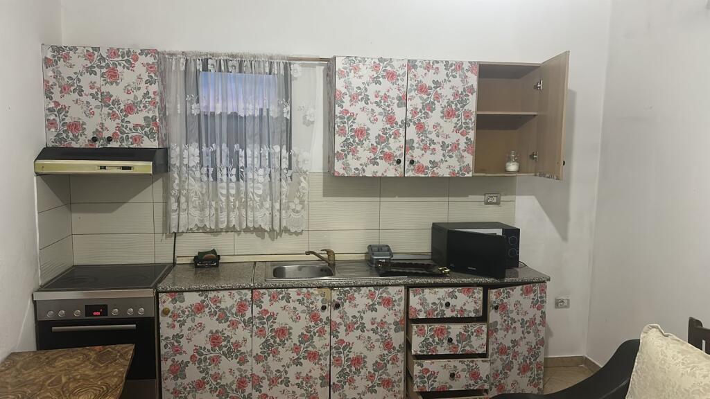 Occasione, appartamento 1+1 in affitto 35.000 lek, alla fine della via 5 maggio