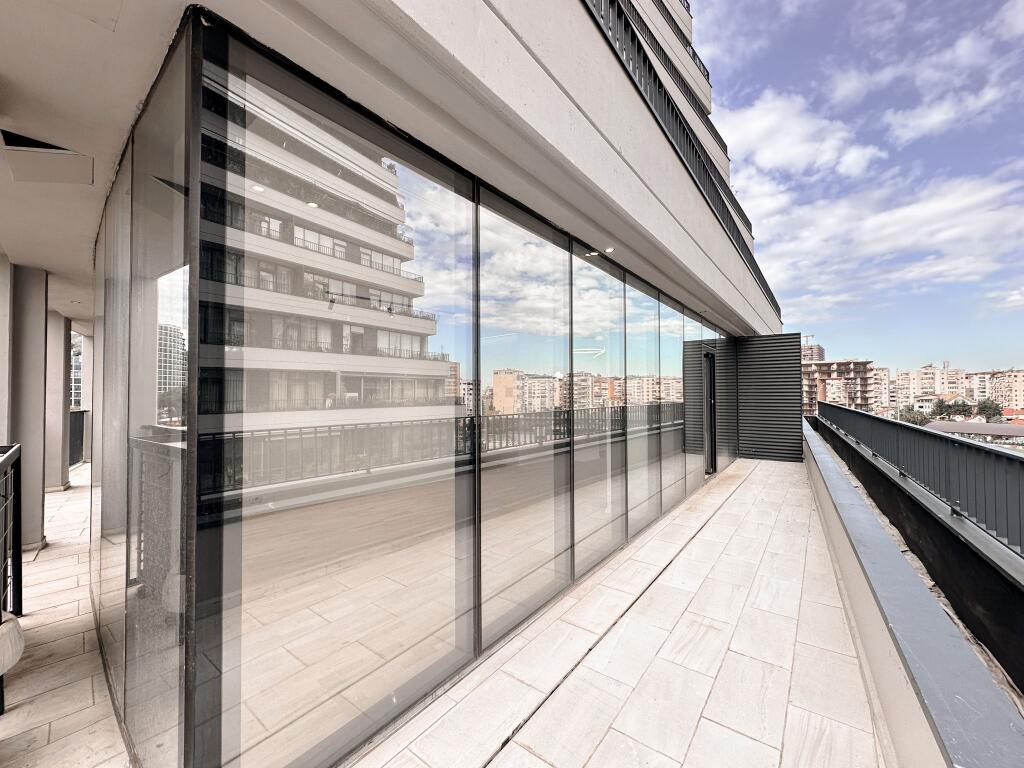 Shitet Apartament 2 +1+2tualete. 