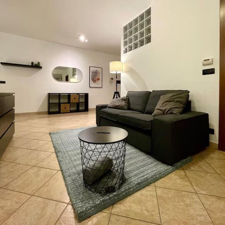 Apartament Me Qera 1+1 Tek Sheshi Willson (ID B2101341) Tirane